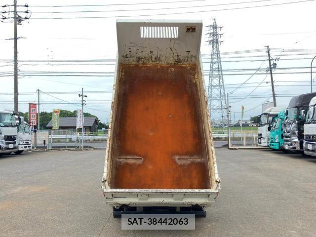 Hino DUTRO 2024-03 8035317-9