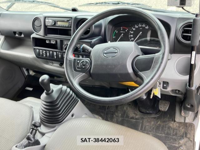 Hino DUTRO 2024-03 8035317-20