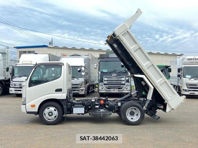 Hino DUTRO 2024-03 8035317-6