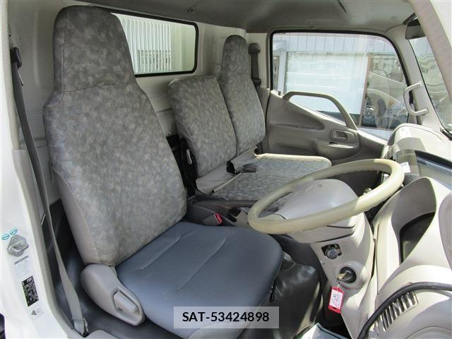 Hino DUTRO 2010-09 8035319-13