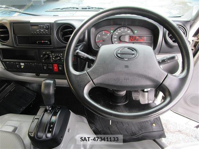 Hino DUTRO 2013-12 8035318-9
