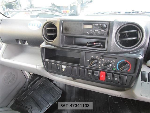 Hino DUTRO 2013-12 8035318-10