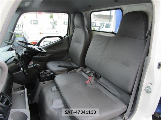 Hino DUTRO 2013-12 8035318-14