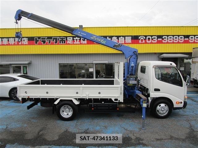 Hino DUTRO 2013-12 8035318-2