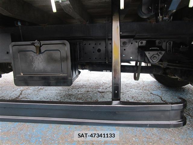 Hino DUTRO 2013-12 8035318-29