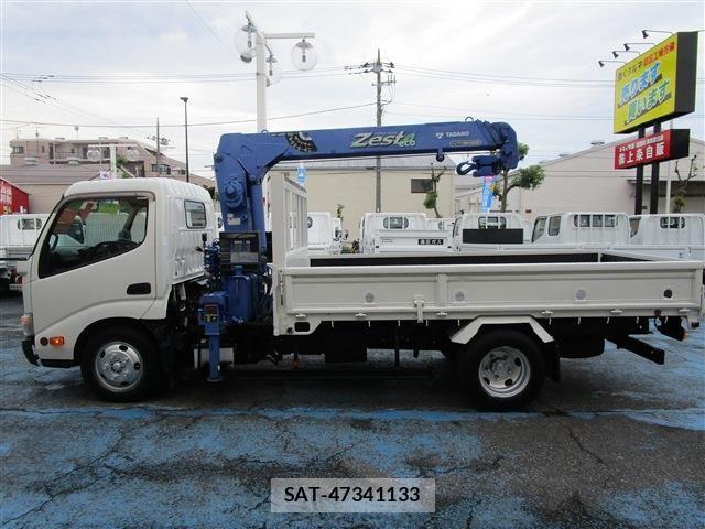Hino DUTRO 2013-12 8035318-3