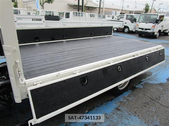 Hino DUTRO 2013-12 8035318-8
