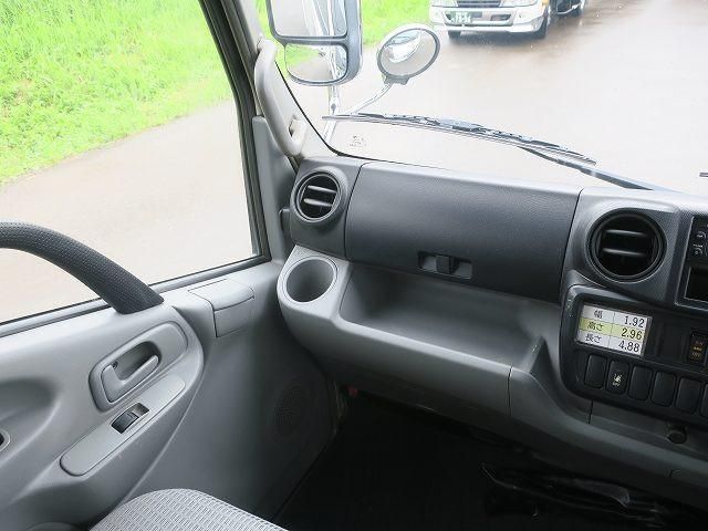Hino DUTRO 2017-11 8060562-11