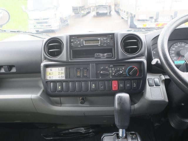 Hino DUTRO 2017-11 8060562-12