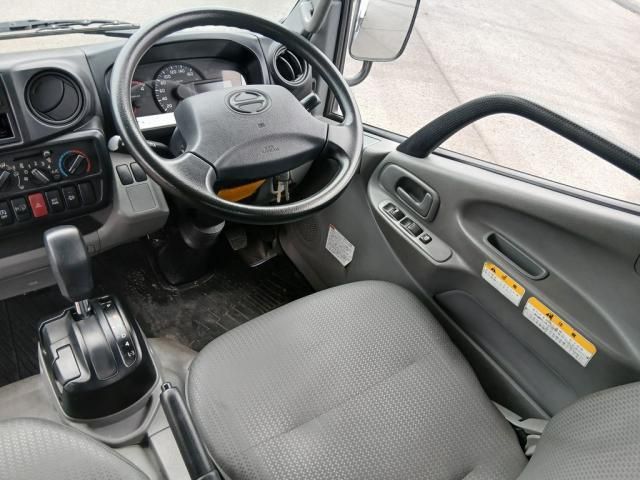 Hino DUTRO 2013-06 8060561-23