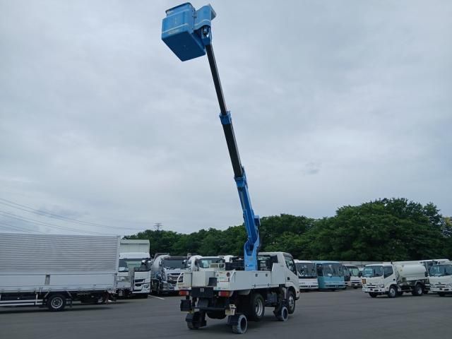 Hino DUTRO 2013-06 8060561-7