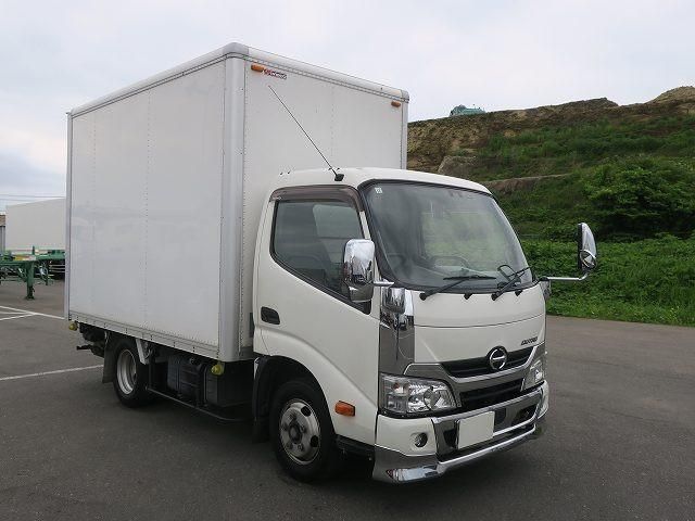 Hino DUTRO 2018-12 8060563-1