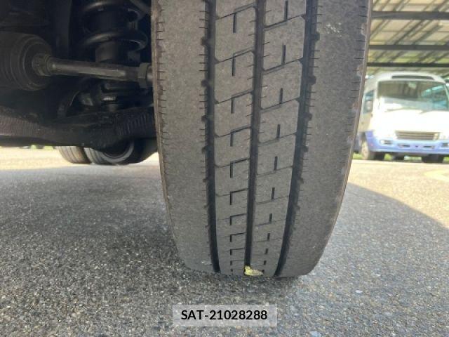 Hino DUTRO 2019-08 8073618-14