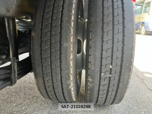Hino DUTRO 2019-08 8073618-15
