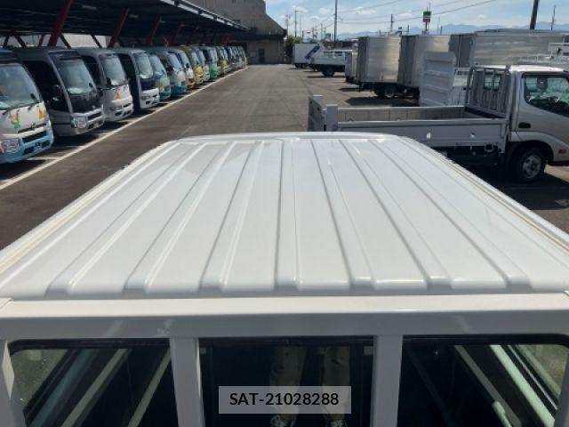 Hino DUTRO 2019-08 8073618-16