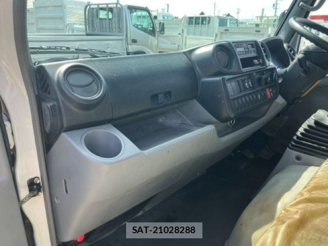 Hino DUTRO 2019-08 8073618-26