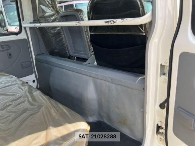 Hino DUTRO 2019-08 8073618-28