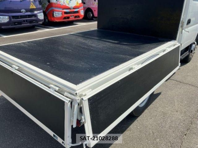 Hino DUTRO 2019-08 8073618-7