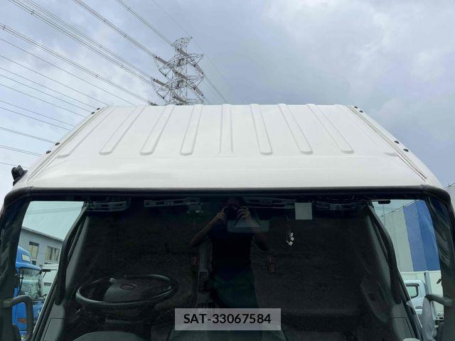 Hino DUTRO 2018-05 8073615-16