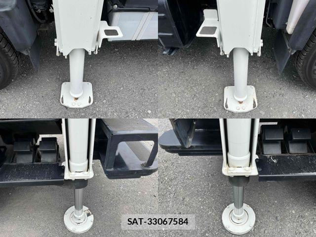 Hino DUTRO 2018-05 8073615-18