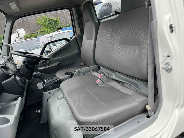 Hino DUTRO 2018-05 8073615-23