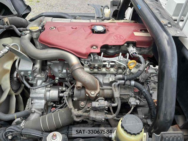 Hino DUTRO 2018-05 8073615-24