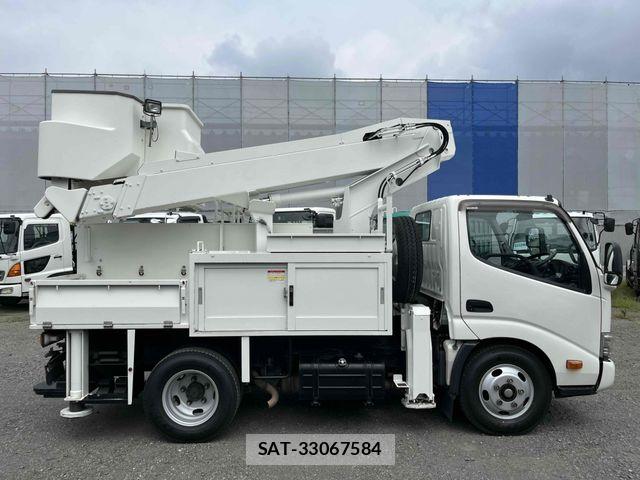 Hino DUTRO 2018-05 8073615-2