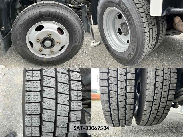 Hino DUTRO 2018-05 8073615-29