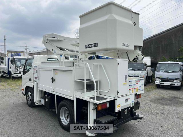 Hino DUTRO 2018-05 8073615-3