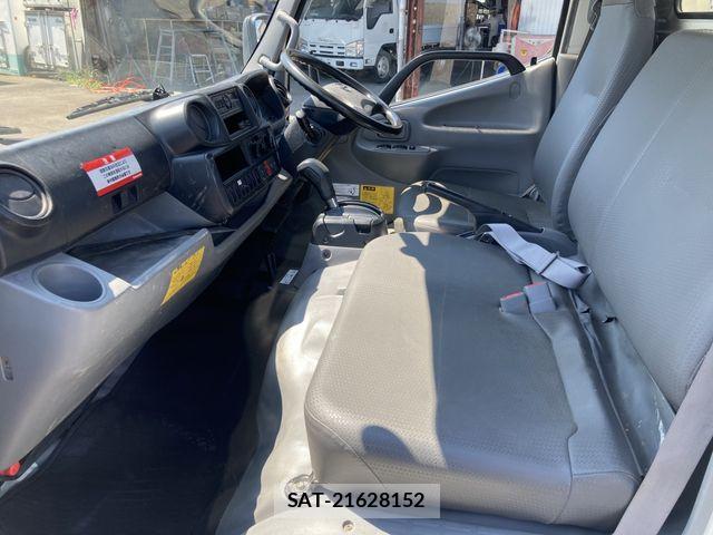 Hino DUTRO 2018-09 8073619-6