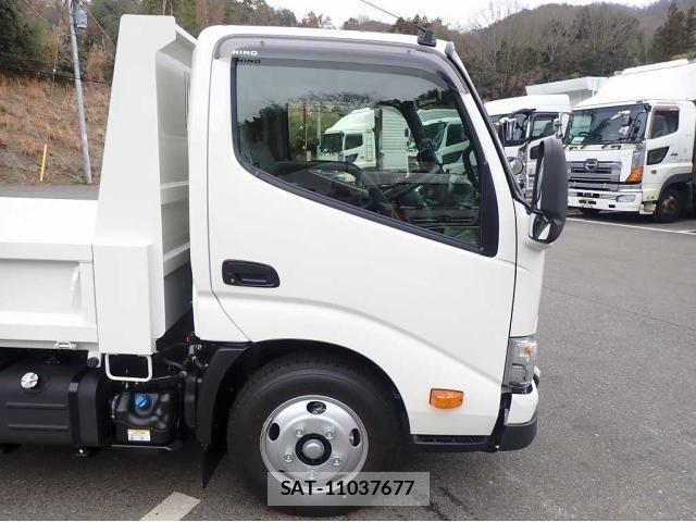 Hino DUTRO 2026-01 8073614-11