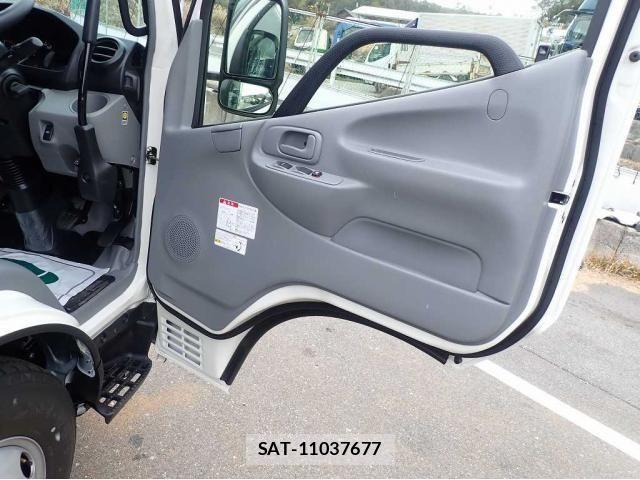 Hino DUTRO 2026-01 8073614-19