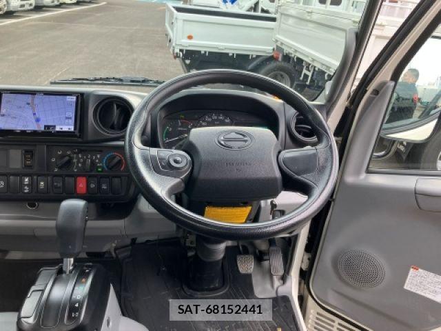 Hino DUTRO 2021-03 8073617-16