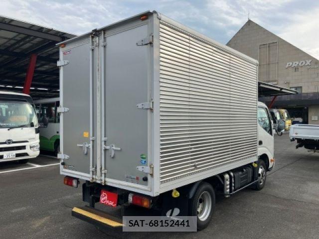 Hino DUTRO 2021-03 8073617-1