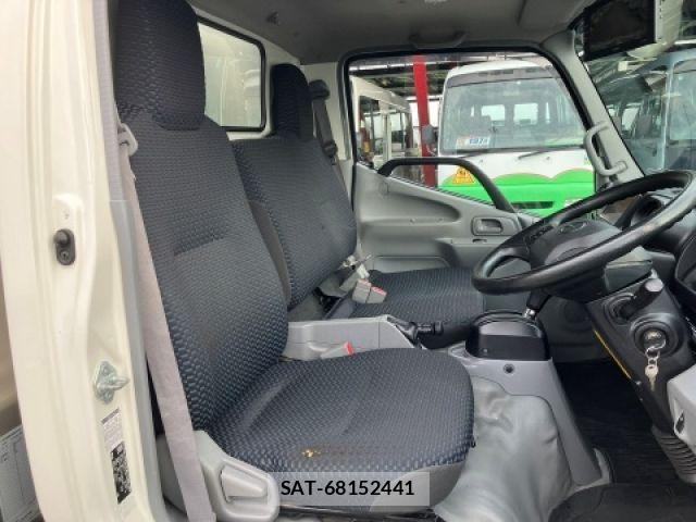Hino DUTRO 2021-03 8073617-22