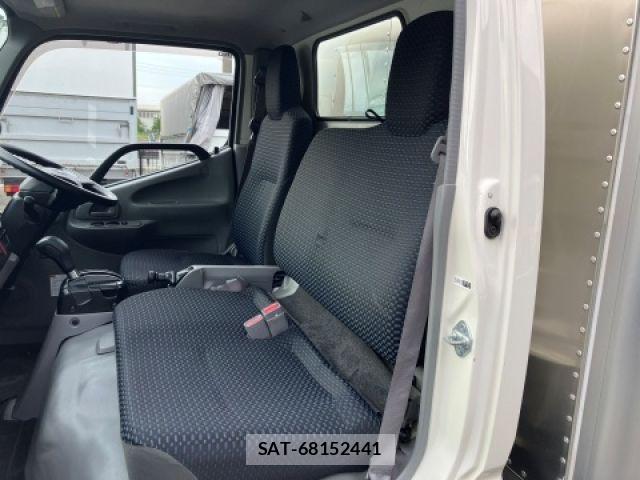 Hino DUTRO 2021-03 8073617-24