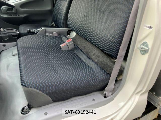 Hino DUTRO 2021-03 8073617-25