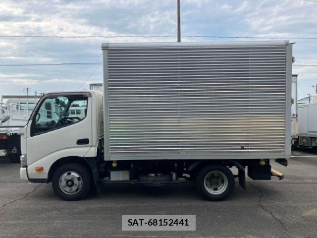 Hino DUTRO 2021-03 8073617-4