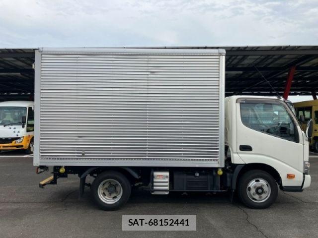 Hino DUTRO 2021-03 8073617-5