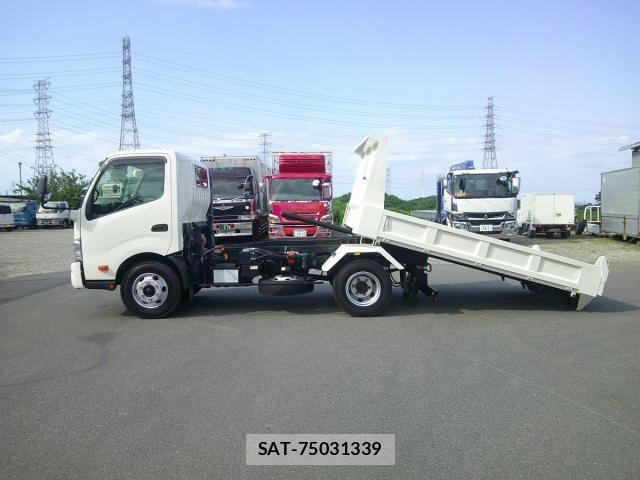 Hino DUTRO 2018-08 8073613-12