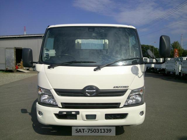 Hino DUTRO 2018-08 8073613-1