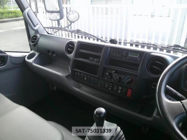 Hino DUTRO 2018-08 8073613-22