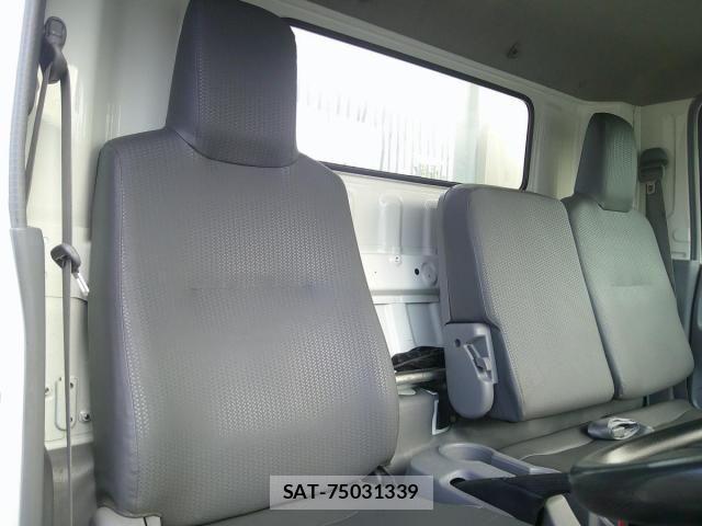 Hino DUTRO 2018-08 8073613-25