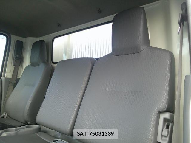 Hino DUTRO 2018-08 8073613-26