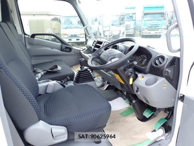 Hino DUTRO 2026-01 8098962-13