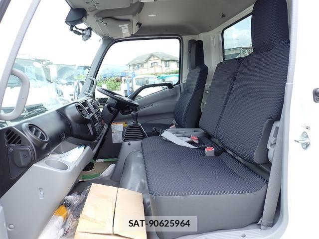 Hino DUTRO 2026-01 8098962-15