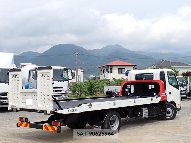 Hino DUTRO 2026-01 8098962-2