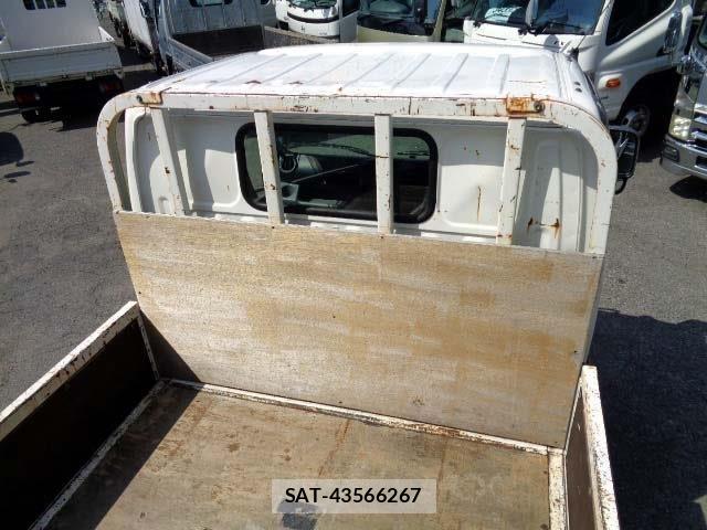 Hino DUTRO 2019-07 8098966-9