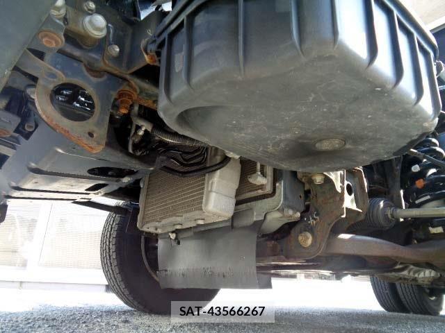Hino DUTRO 2019-07 8098966-12