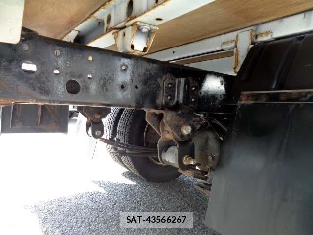 Hino DUTRO 2019-07 8098966-13